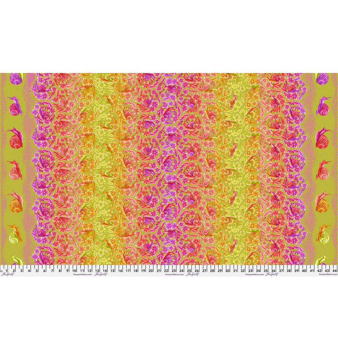 Vorbestellung - FreeSpirit - Tula Pink - Down to Earth - Snail It! in Afterglow (Auslieferung März 2027)
