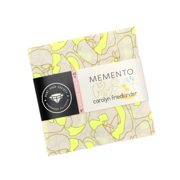Ruby Star Society - Carolyn Friedlander - Memento - Charm Pack (42-teilig)