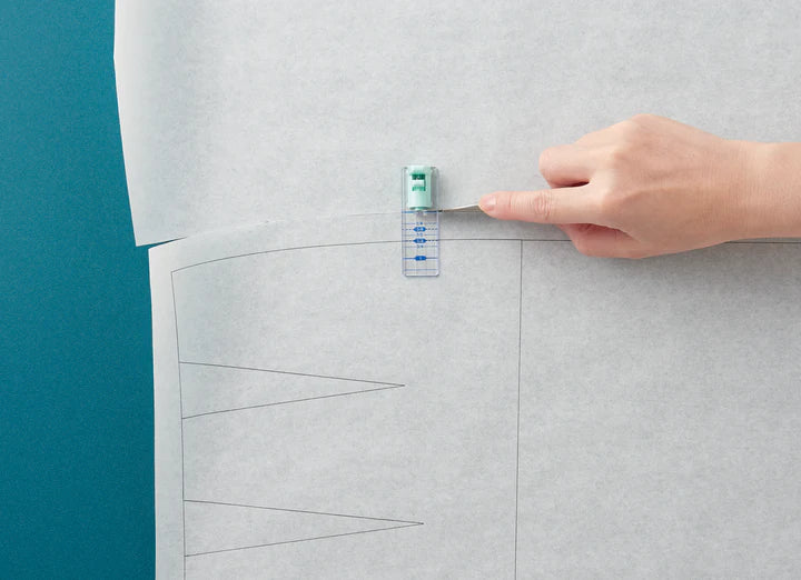 Pattern Cutting Guide - Schnittmusterschneidführung von Clover