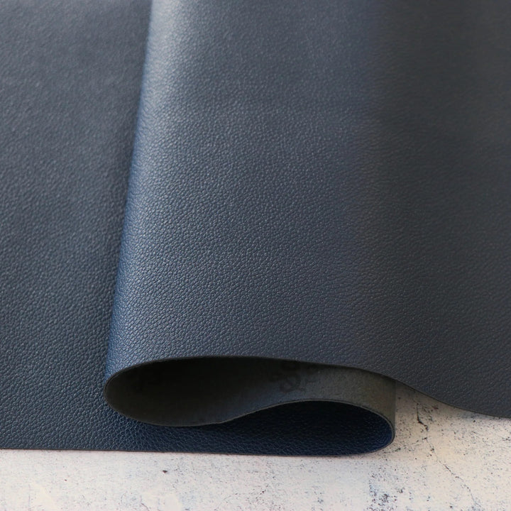 Kunstleder Pebble in Navy / Dunkelblau
