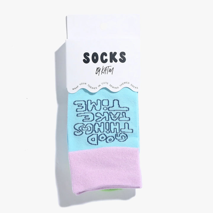 Socken von Kylie and the Machine: Good things take time (Universalgröße)