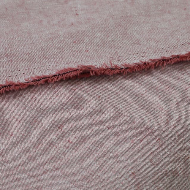 Essex Yarn Dyed Linen in Berry