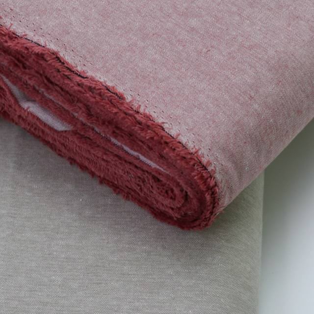 Essex Yarn Dyed Linen in Berry