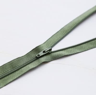 Mind the Maker - Spiralreißverschluss- 18cm in Olive Green