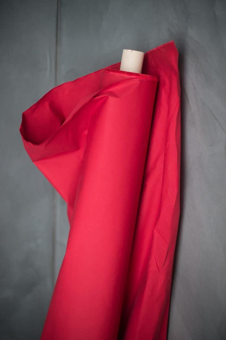 Dry Oilskin von Merchant &amp;amp; Mills in Rot