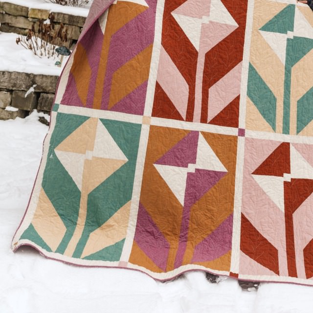 Art Gallery Fabrics - Suzy Quilts - Wildflower Wovens - Dots In Clover