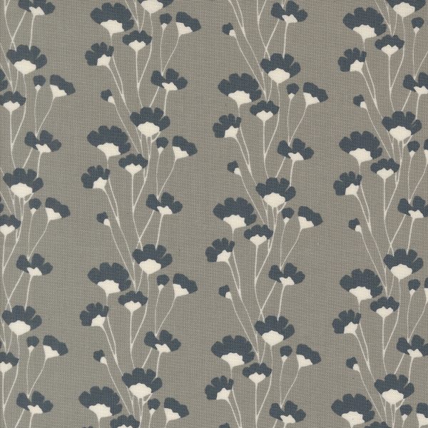 Moda Fabrics - Jessica Rose - Rainier - Flower Chains in Pewter