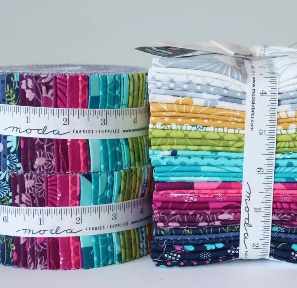 Moda Fabrics - V and Co. - Color Crush - Bloom Florals in Magenta – Bild 4