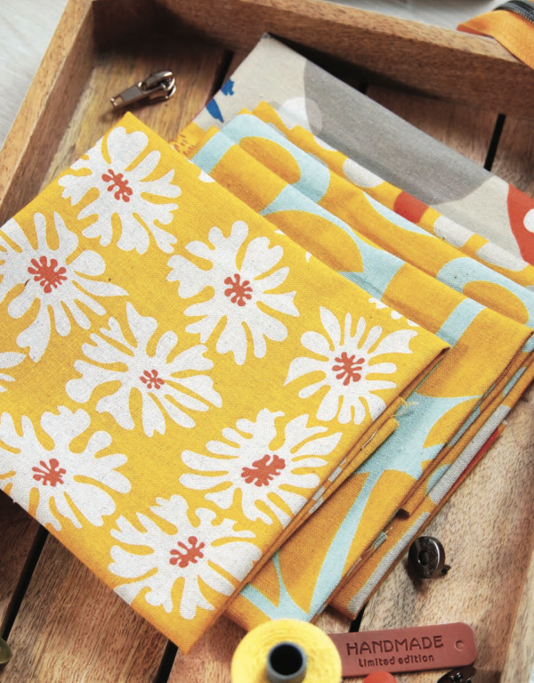 Moda Fabrics - Zen Chic - Urban Whisper Mochi Linen - Brick in Sunset – Bild 2
