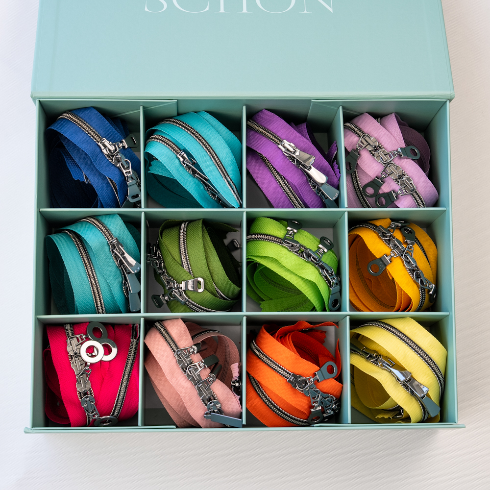 Box mit 24 Premium-Reißverschlüssen Farbe "Rainbow in Gunmetal"